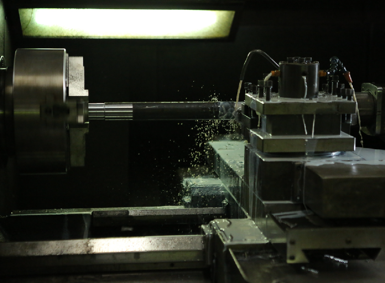 MÁY TIỆN CNC & MÁY PHAY CNC